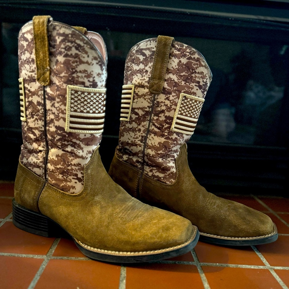 Men’s Ariat cowboy boots